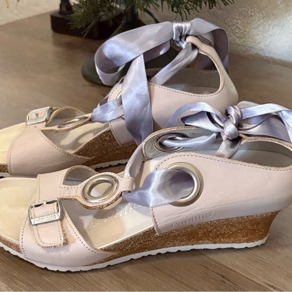 Papillio by Birkenstock Beige Sandals w/ Purple Ribbon 39 or 8.5 US - Picture 2 of 5